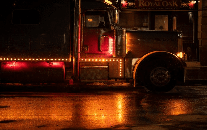 10 Must-Know Facts about Commercial Movers in Ottawa 2 We usually think of trucks when it comes to specialized vehicles for moving, but they are just one among many, and they must have specialized compartments for other items.